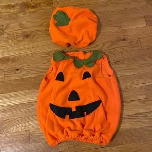 Pottery barn pumpkin costume 12-24 months
